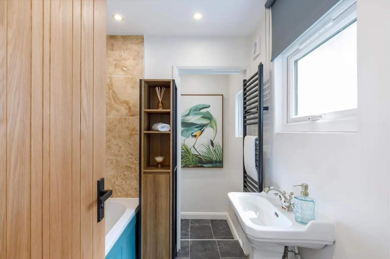 Finch Lodge, A Boutique Private Retreat 브라이턴 아파트
